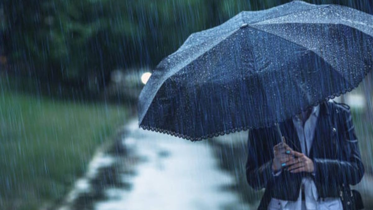 Cloudy skies and falling temperatures tomorrow... Will it rain?