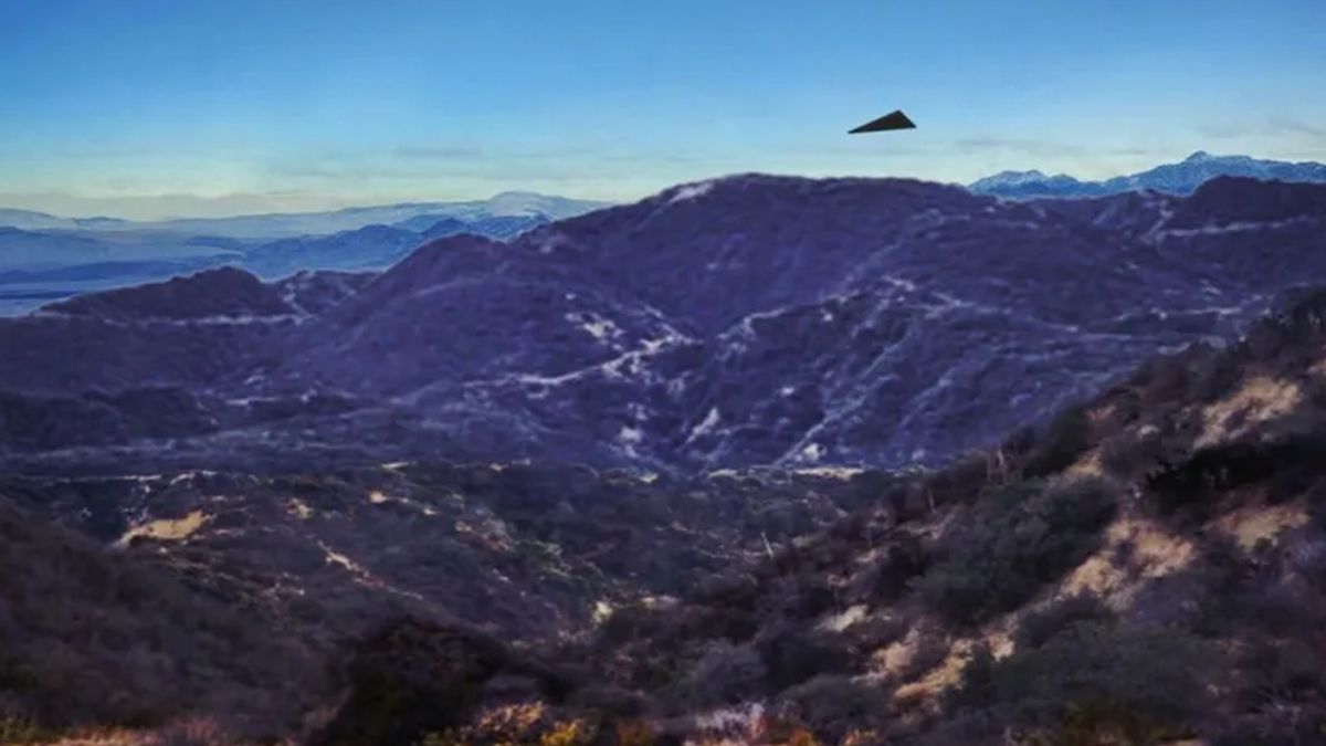 A “mysterious black triangle” spotted over a sensitive U.S. site