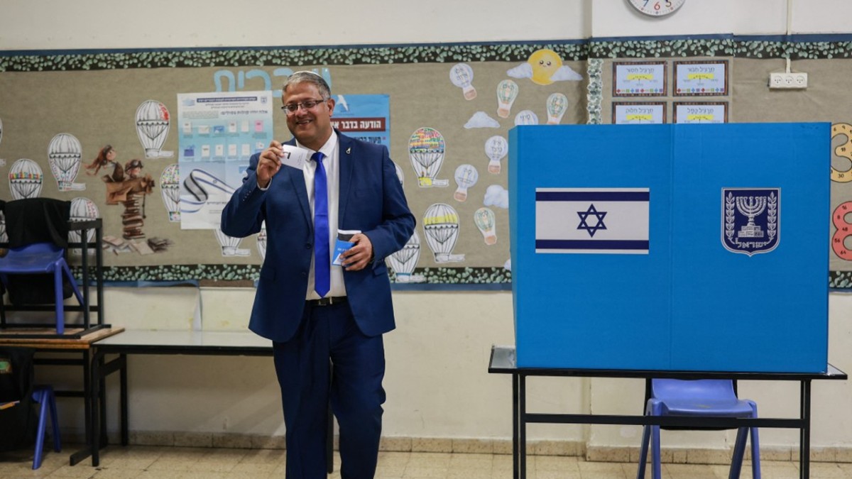 National Security Minister Itamar Ben-Gvir casts his vote in the Israeli elections