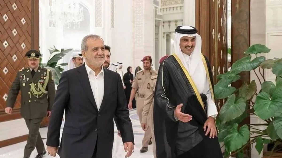 بزشكيان وتميم بن حمد يبحثان في موسكو تعزيز التعاون في قطاع الطاقة وتوسيع الشراكة الاقتصادية بين إيران وقطر