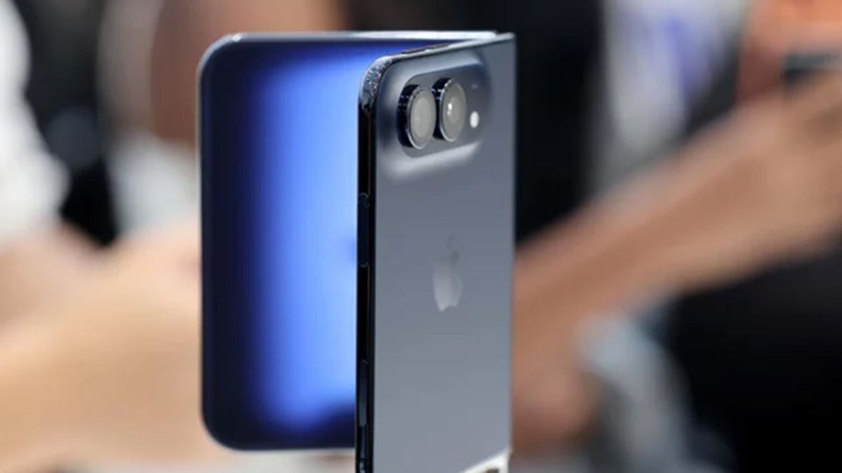 Apple acknowledges a flaw in the screen of its foldable phone, the “iPhone Duo”